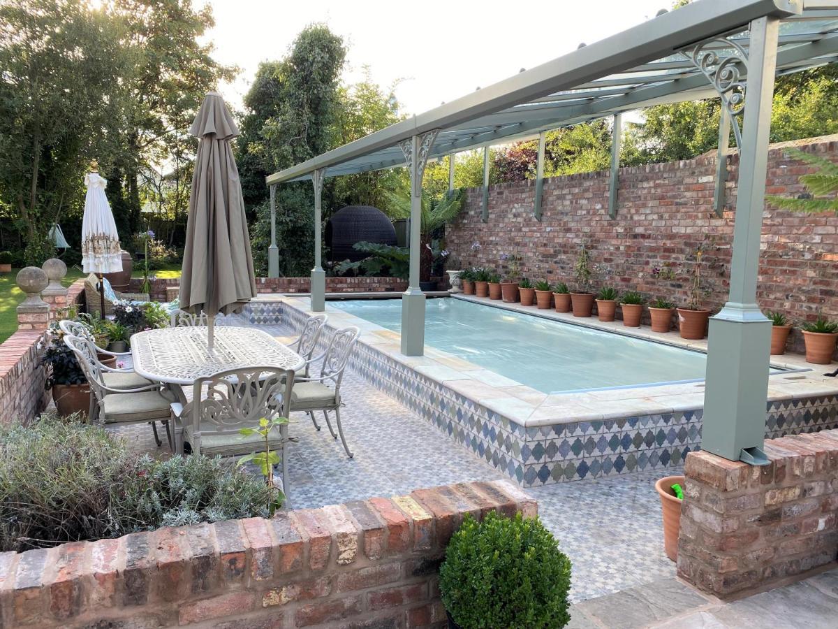 Lyndhurst - Victorian Villa With Heated Pool Liverpool Exterior foto